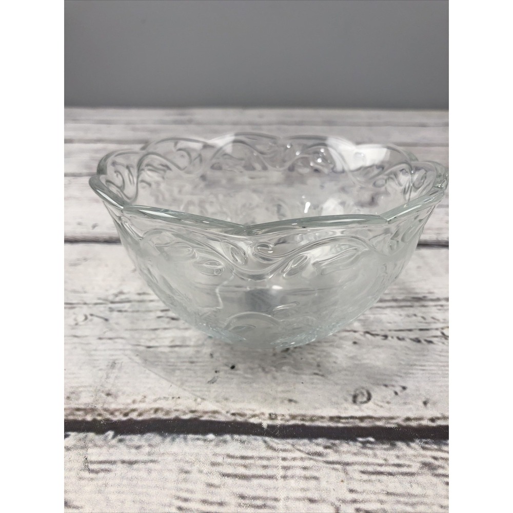 Princess House Fantasia Crystal Scalloped Bowl #5273  1 SINGLE BOWL